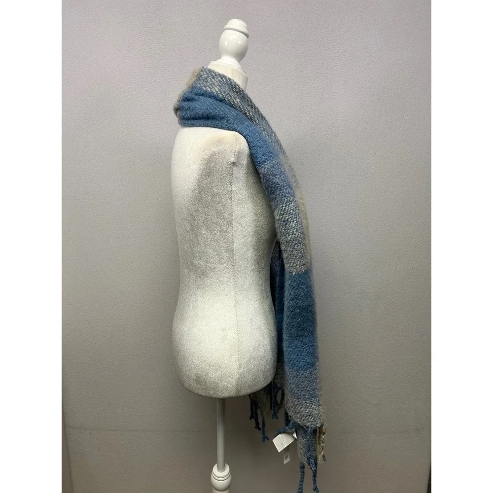 Cozy Soft Winter GAP Women One Size Blue Cream Plaid Oversized Blanket Scarf